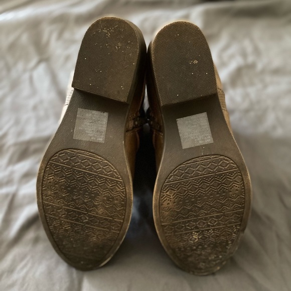 PERFECT Fall Ankle Booties! - Picture 4 of 4